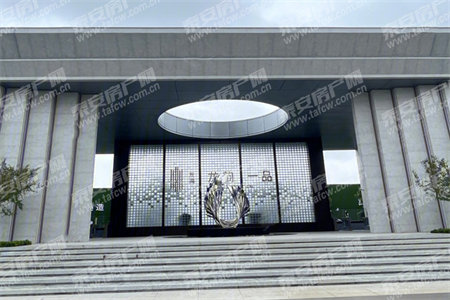 出售泰安岳玺台4室2厅2卫135平简单装修